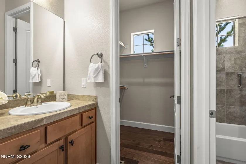 1770 Laurel Ridge, Reno, Nevada 89523, 3 Bedrooms Bedrooms, ,3 BathroomsBathrooms,Residential,Residential,Laurel Ridge,0,260008100
