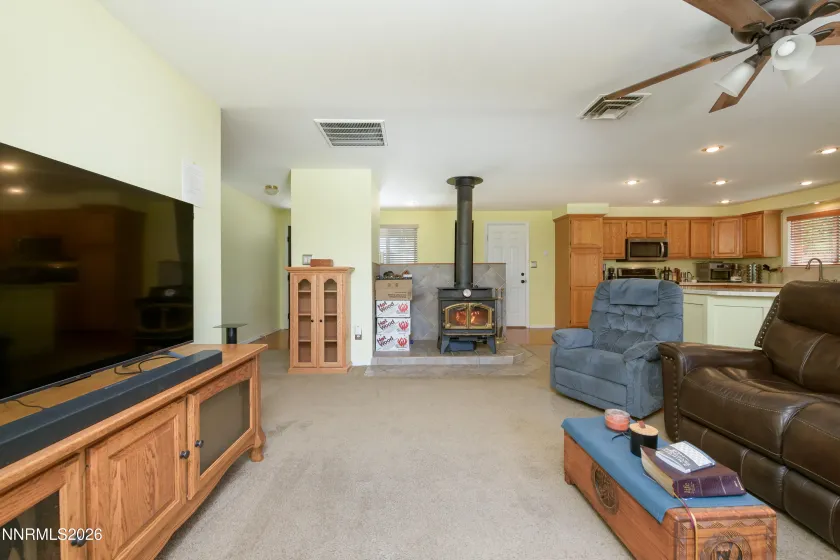 1249 Kingston, Gardnerville, Nevada 89460, 3 Bedrooms Bedrooms, ,2 BathroomsBathrooms,Residential,Residential,Kingston,0,260008121