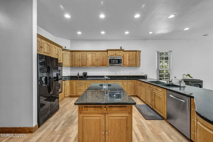 7305 Diamond Oaks Ct., Sparks, Nevada 89436, 3 Bedrooms Bedrooms, ,4 BathroomsBathrooms,Residential,Residential,Diamond Oaks Ct.,0,260008151