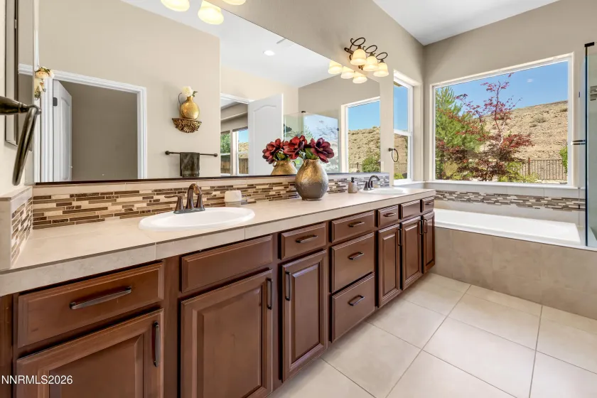 7769 Orange Plains, Sparks, Nevada 89436, 5 Bedrooms Bedrooms, ,3 BathroomsBathrooms,Residential,Residential,Orange Plains,0,260008153