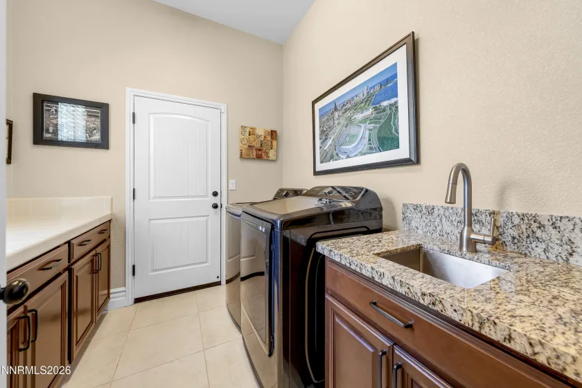 7769 Orange Plains, Sparks, Nevada 89436, 5 Bedrooms Bedrooms, ,3 BathroomsBathrooms,Residential,Residential,Orange Plains,0,260008153