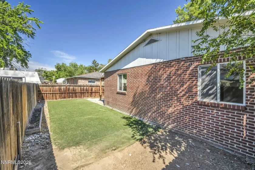 947 I, Sparks, Nevada 89431, 7 Bedrooms Bedrooms, ,3 BathroomsBathrooms,Residential Income,Residential,I,0,260008160