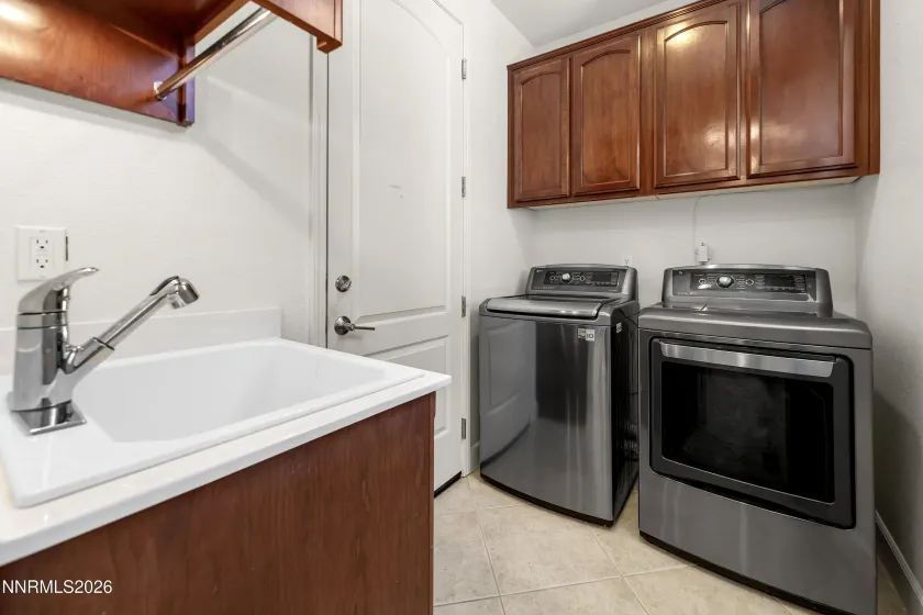 2390 Hickory Hill, Reno, Nevada 89523, 3 Bedrooms Bedrooms, ,3 BathroomsBathrooms,Residential,Residential,Hickory Hill,0,260008165