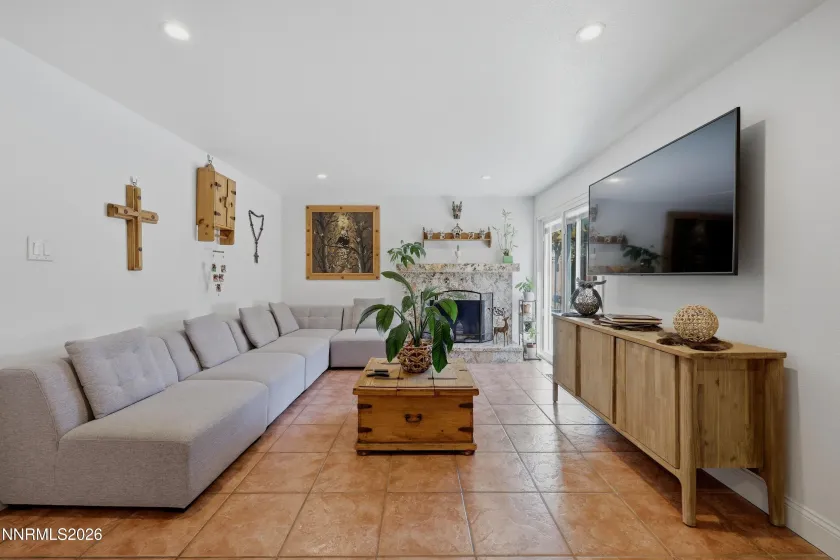 810 Autumn Hills, Reno, Nevada 89511, 3 Bedrooms Bedrooms, ,3 BathroomsBathrooms,Residential,Residential,Autumn Hills,0,260008169