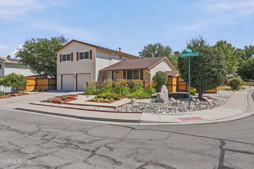 810 Autumn Hills, Reno, Nevada 89511, 3 Bedrooms Bedrooms, ,3 BathroomsBathrooms,Residential,Residential,Autumn Hills,0,260008169
