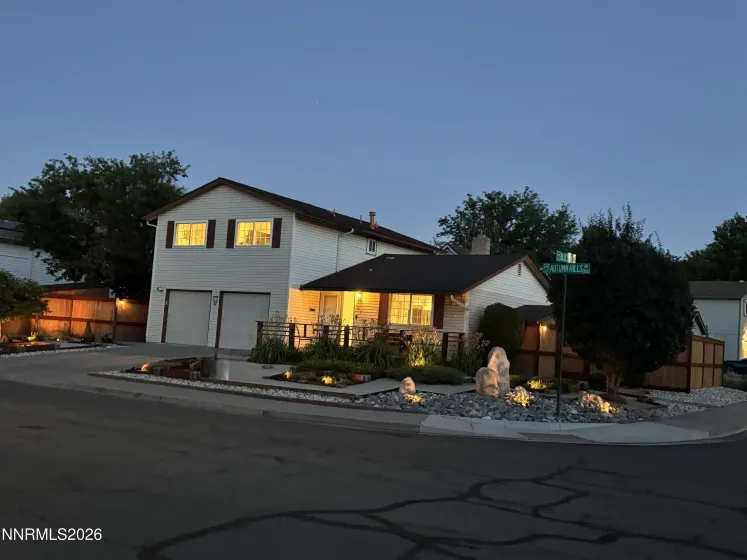 810 Autumn Hills, Reno, Nevada 89511, 3 Bedrooms Bedrooms, ,3 BathroomsBathrooms,Residential,Residential,Autumn Hills,0,260008169