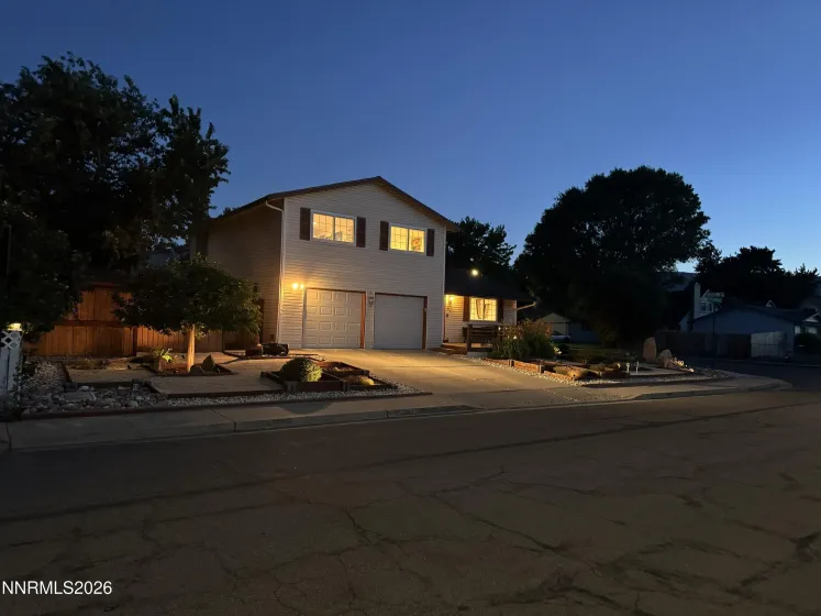 810 Autumn Hills, Reno, Nevada 89511, 3 Bedrooms Bedrooms, ,3 BathroomsBathrooms,Residential,Residential,Autumn Hills,0,260008169