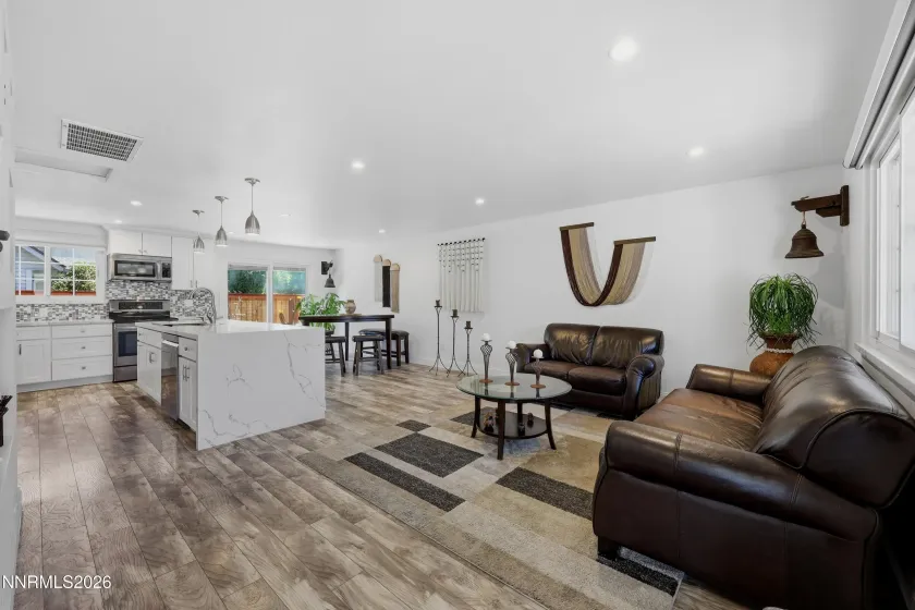 810 Autumn Hills, Reno, Nevada 89511, 3 Bedrooms Bedrooms, ,3 BathroomsBathrooms,Residential,Residential,Autumn Hills,0,260008169