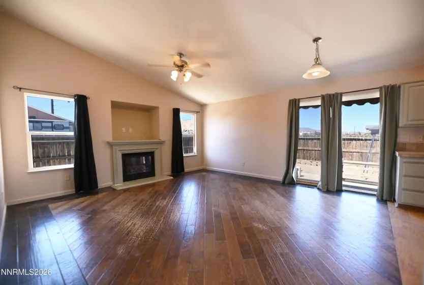 420 Fort Sutter, Fernley, Nevada 89408, 3 Bedrooms Bedrooms, ,2 BathroomsBathrooms,Residential,Residential,Fort Sutter,0,260008173