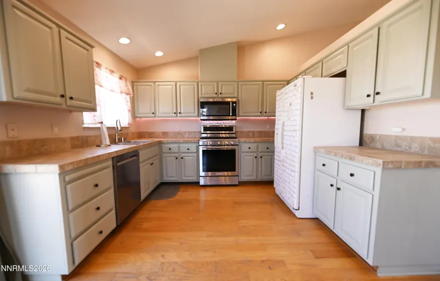 420 Fort Sutter, Fernley, Nevada 89408, 3 Bedrooms Bedrooms, ,2 BathroomsBathrooms,Residential,Residential,Fort Sutter,0,260008173