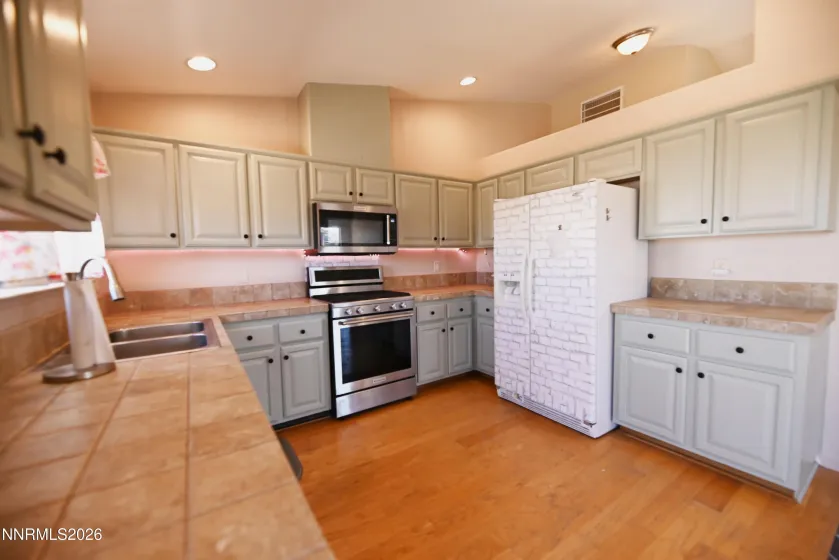 420 Fort Sutter, Fernley, Nevada 89408, 3 Bedrooms Bedrooms, ,2 BathroomsBathrooms,Residential,Residential,Fort Sutter,0,260008173