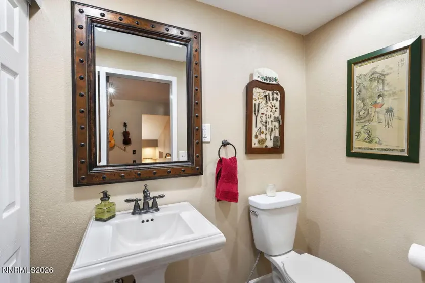 2450 Sequoia, Reno, Nevada 89502, 4 Bedrooms Bedrooms, ,3 BathroomsBathrooms,Residential,Residential,Sequoia,0,260008179