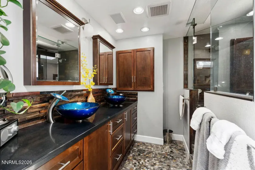 2450 Sequoia, Reno, Nevada 89502, 4 Bedrooms Bedrooms, ,3 BathroomsBathrooms,Residential,Residential,Sequoia,0,260008179