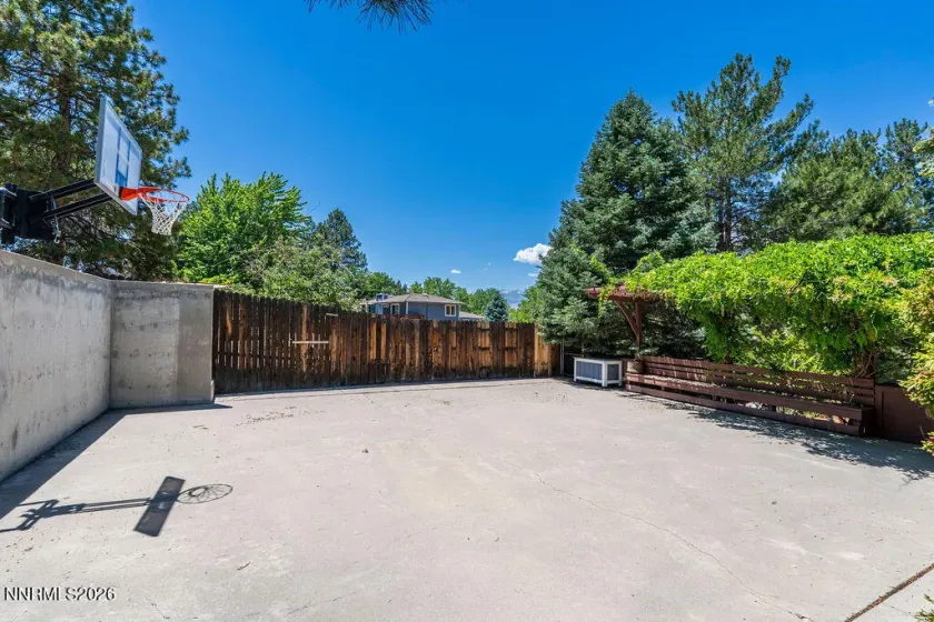 2450 Sequoia, Reno, Nevada 89502, 4 Bedrooms Bedrooms, ,3 BathroomsBathrooms,Residential,Residential,Sequoia,0,260008179