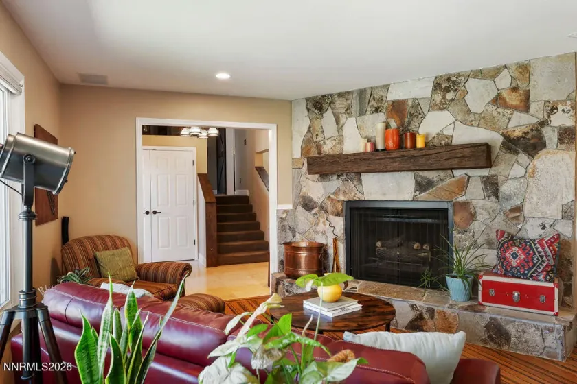 2450 Sequoia, Reno, Nevada 89502, 4 Bedrooms Bedrooms, ,3 BathroomsBathrooms,Residential,Residential,Sequoia,0,260008179
