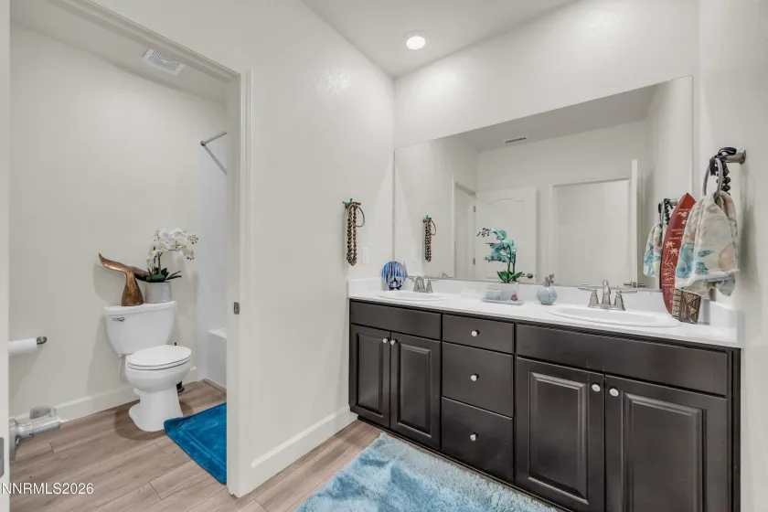 2768 Vecchio, Sparks, Nevada 89434, 4 Bedrooms Bedrooms, ,3 BathroomsBathrooms,Residential,Residential,Vecchio,0,260008184