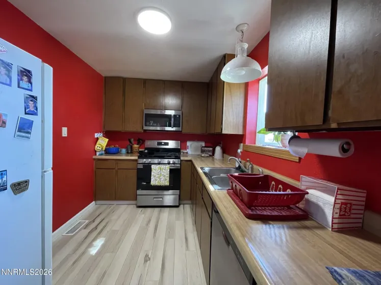 230 Mountain View, Yerington, Nevada 89447, 4 Bedrooms Bedrooms, ,2 BathroomsBathrooms,Residential,Residential,Mountain View,0,260008139