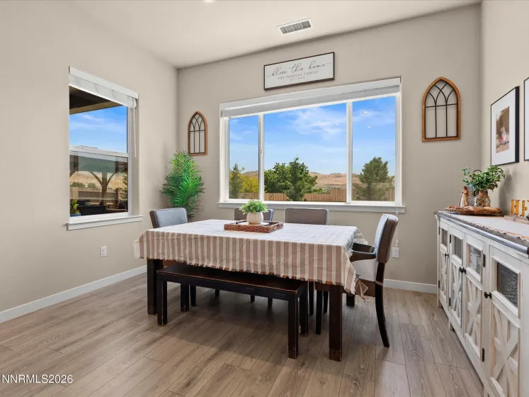1227 Silver Vw, Sparks, Nevada 89436, 4 Bedrooms Bedrooms, ,4 BathroomsBathrooms,Residential,Residential,Silver Vw,0,260008204