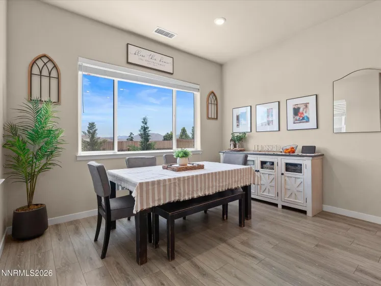 1227 Silver Vw, Sparks, Nevada 89436, 4 Bedrooms Bedrooms, ,4 BathroomsBathrooms,Residential,Residential,Silver Vw,0,260008204