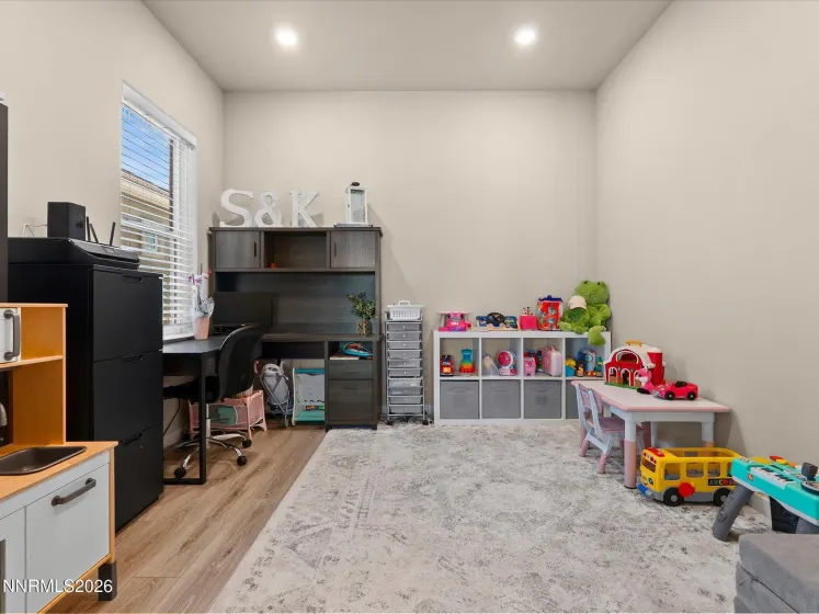 1227 Silver Vw, Sparks, Nevada 89436, 4 Bedrooms Bedrooms, ,4 BathroomsBathrooms,Residential,Residential,Silver Vw,0,260008204