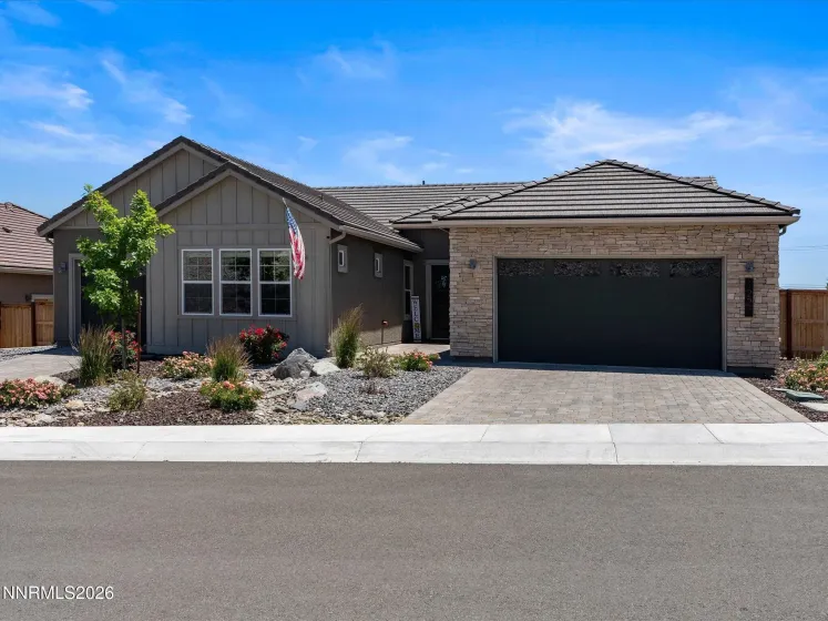 1227 Silver Vw, Sparks, Nevada 89436, 4 Bedrooms Bedrooms, ,4 BathroomsBathrooms,Residential,Residential,Silver Vw,0,260008204