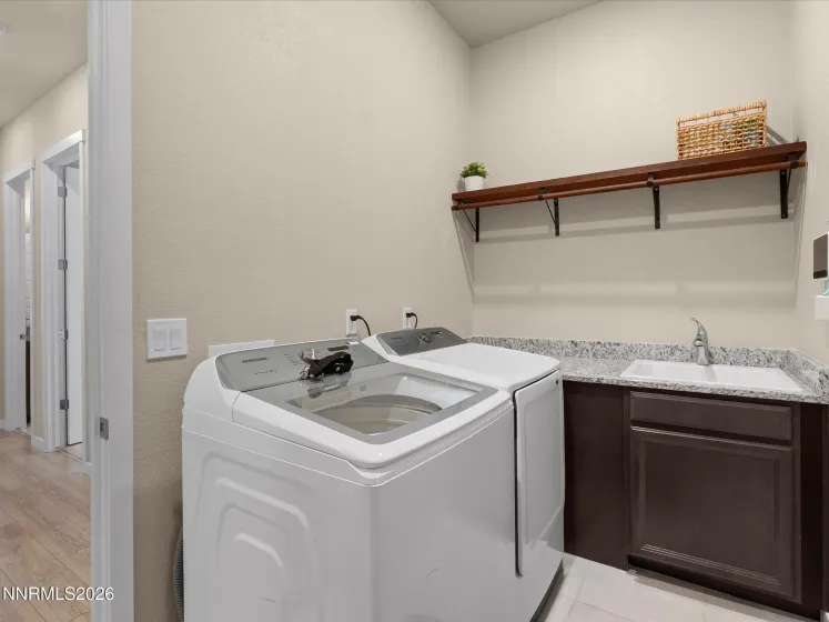 1227 Silver Vw, Sparks, Nevada 89436, 4 Bedrooms Bedrooms, ,4 BathroomsBathrooms,Residential,Residential,Silver Vw,0,260008204
