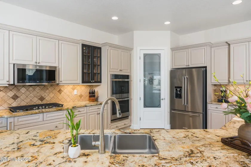 15000 Chateau, Reno, Nevada 89511, 4 Bedrooms Bedrooms, ,4 BathroomsBathrooms,Residential,Residential,Chateau,0,260008205
