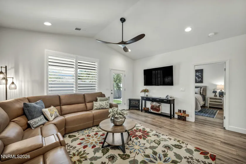10862 Farmstead, Reno, Nevada 89521, 2 Bedrooms Bedrooms, ,2 BathroomsBathrooms,Residential,Residential,Farmstead,0,260008210