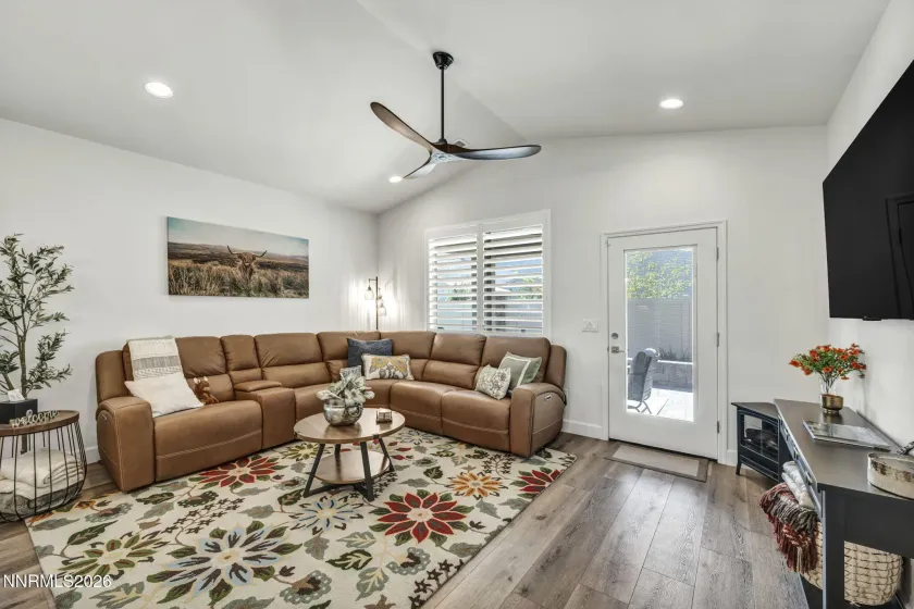 10862 Farmstead, Reno, Nevada 89521, 2 Bedrooms Bedrooms, ,2 BathroomsBathrooms,Residential,Residential,Farmstead,0,260008210