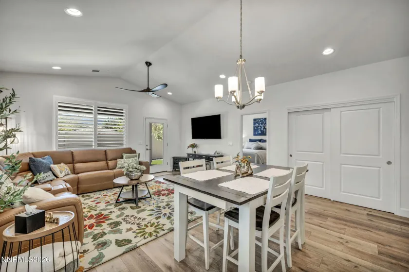 10862 Farmstead, Reno, Nevada 89521, 2 Bedrooms Bedrooms, ,2 BathroomsBathrooms,Residential,Residential,Farmstead,0,260008210