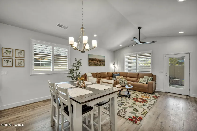 10862 Farmstead, Reno, Nevada 89521, 2 Bedrooms Bedrooms, ,2 BathroomsBathrooms,Residential,Residential,Farmstead,0,260008210