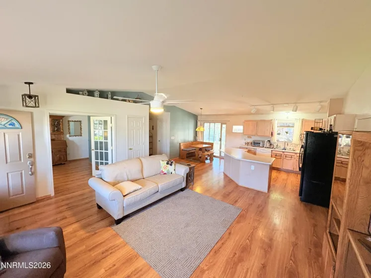 220 Mia, Sparks, Nevada 89436, 3 Bedrooms Bedrooms, ,2 BathroomsBathrooms,Residential,Residential,Mia,0,260008217