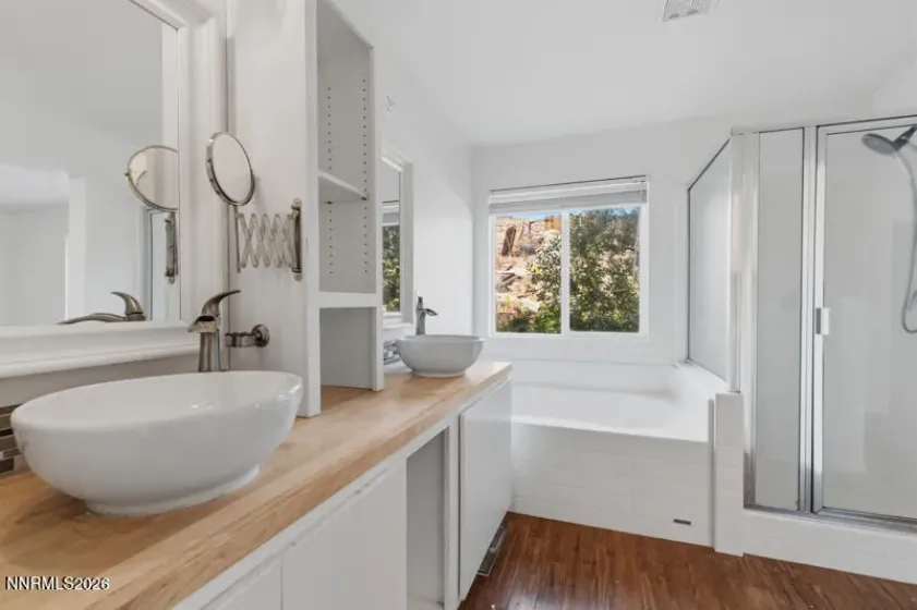 4043 Kings Row, Reno, Nevada 89503, 3 Bedrooms Bedrooms, ,2 BathroomsBathrooms,Residential,Residential,Kings Row,0,260008221