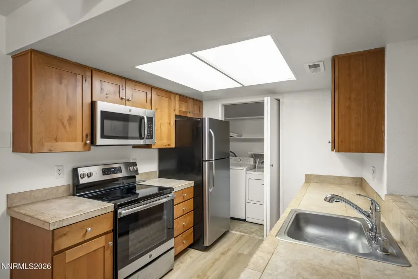 555 Patriot, Reno, Nevada 89511, 2 Bedrooms Bedrooms, ,2 BathroomsBathrooms,Residential,Residential,Patriot,0,260008224