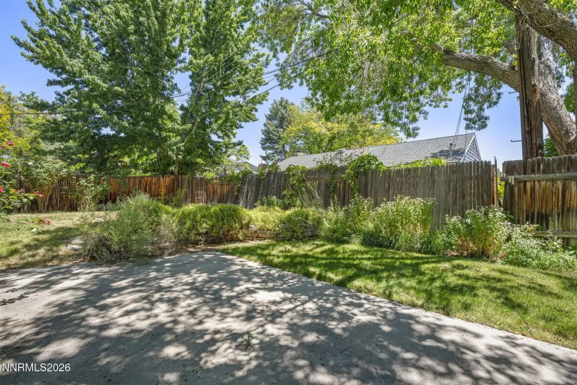 1310 Earl, Reno, Nevada 89503, 3 Bedrooms Bedrooms, ,2 BathroomsBathrooms,Residential,Residential,Earl,0,260008225