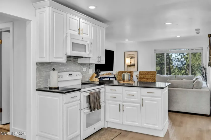 155 Holly, Stateline, Nevada 89449, 3 Bedrooms Bedrooms, ,4 BathroomsBathrooms,Residential,Residential,Holly,0,260008227