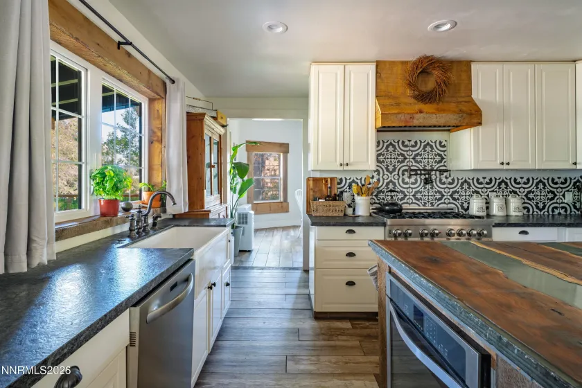 200 Main, Sierraville, California 96126, 5 Bedrooms Bedrooms, ,5 BathroomsBathrooms,Residential,Residential,Main,0,260008230