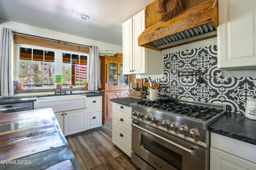 200 Main, Sierraville, California 96126, 5 Bedrooms Bedrooms, ,5 BathroomsBathrooms,Residential,Residential,Main,0,260008230