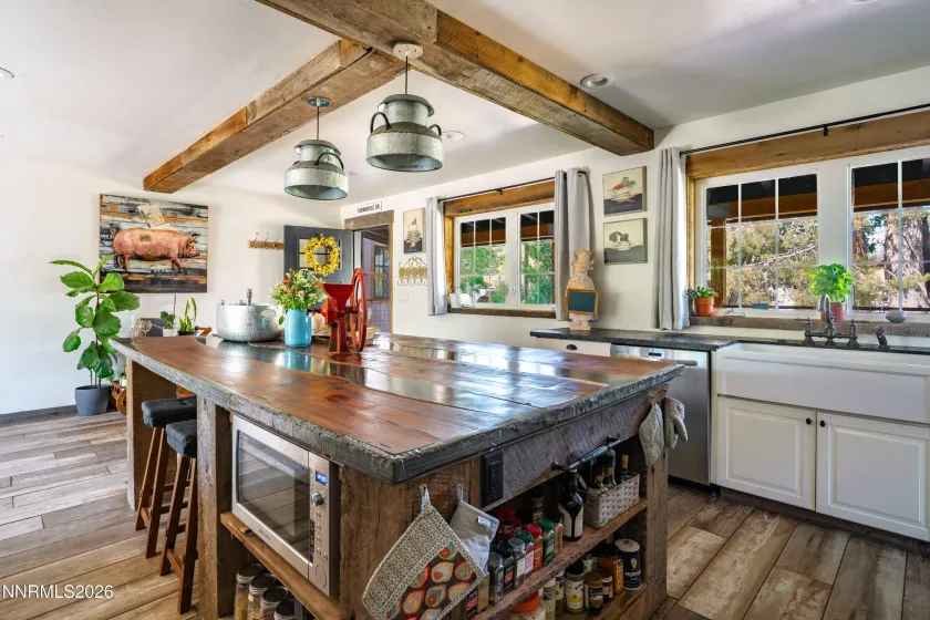 200 Main, Sierraville, California 96126, 5 Bedrooms Bedrooms, ,5 BathroomsBathrooms,Residential,Residential,Main,0,260008230