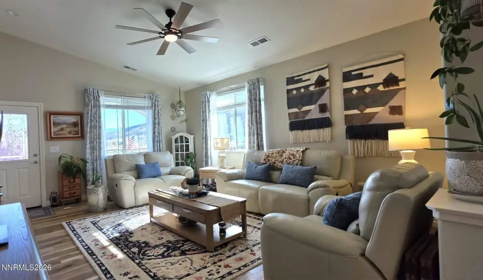 17859 Davis Meadow, Reno, Nevada 89508, 4 Bedrooms Bedrooms, ,3 BathroomsBathrooms,Residential,Residential,Davis Meadow,0,260008231