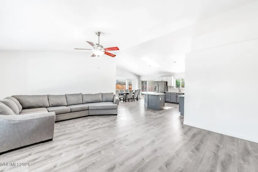 2291 Penguin, Sparks, Nevada 89441, 3 Bedrooms Bedrooms, ,2 BathroomsBathrooms,Residential,Residential,Penguin,0,260008233