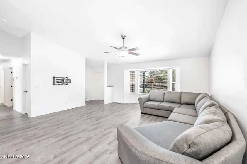 2291 Penguin, Sparks, Nevada 89441, 3 Bedrooms Bedrooms, ,2 BathroomsBathrooms,Residential,Residential,Penguin,0,260008233