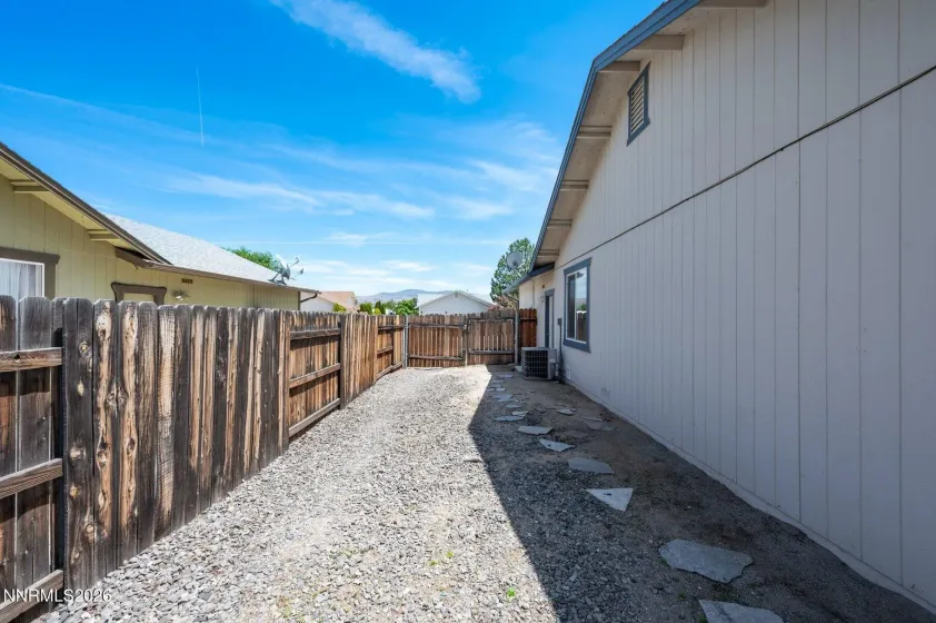 2291 Penguin, Sparks, Nevada 89441, 3 Bedrooms Bedrooms, ,2 BathroomsBathrooms,Residential,Residential,Penguin,0,260008233