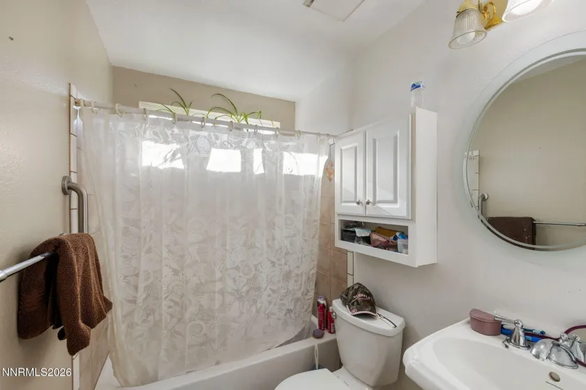 2265 Dakota, Reno, Nevada 89506, 3 Bedrooms Bedrooms, ,2 BathroomsBathrooms,Residential,Residential,Dakota,0,260008235