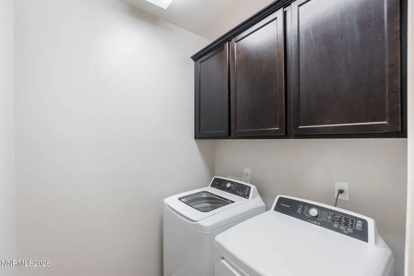 2989 Silver River, Sparks, Nevada 89431, 2 Bedrooms Bedrooms, ,3 BathroomsBathrooms,Residential,Residential,Silver River,0,260008238