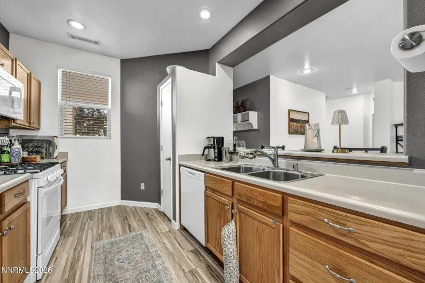 8230 Big River, Reno, Nevada 89506, 2 Bedrooms Bedrooms, ,2 BathroomsBathrooms,Residential,Residential,Big River,0,260008244