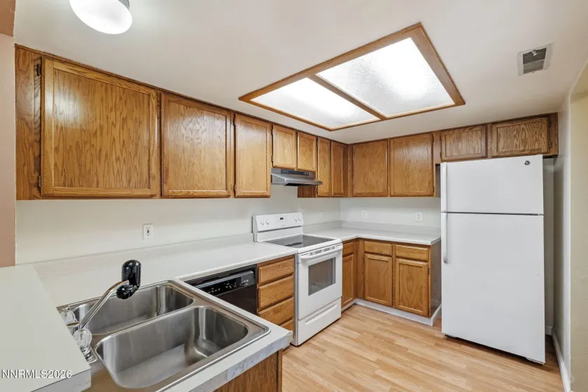 785 Kingston, Reno, Nevada 89511, 2 Bedrooms Bedrooms, ,2 BathroomsBathrooms,Residential,Residential,Kingston,0,260008252
