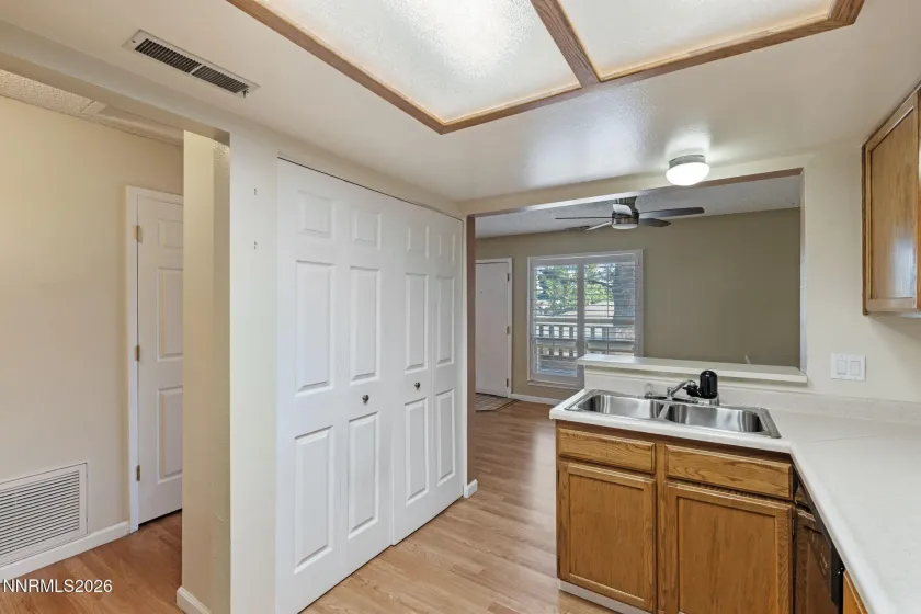 785 Kingston, Reno, Nevada 89511, 2 Bedrooms Bedrooms, ,2 BathroomsBathrooms,Residential,Residential,Kingston,0,260008252
