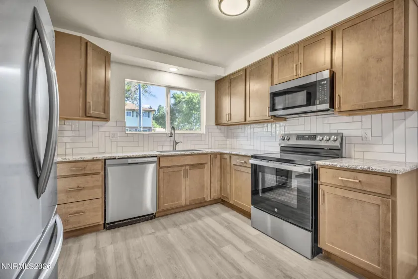 545 Smithridge, Reno, Nevada 89502, 2 Bedrooms Bedrooms, ,2 BathroomsBathrooms,Residential,Residential,Smithridge,0,260008264