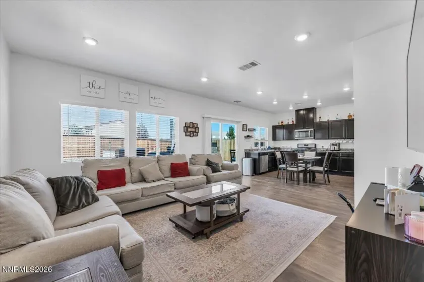 9809 Fishermans Reef, Reno, Nevada 89506, 3 Bedrooms Bedrooms, ,3 BathroomsBathrooms,Residential,Residential,Fishermans Reef,0,260008268